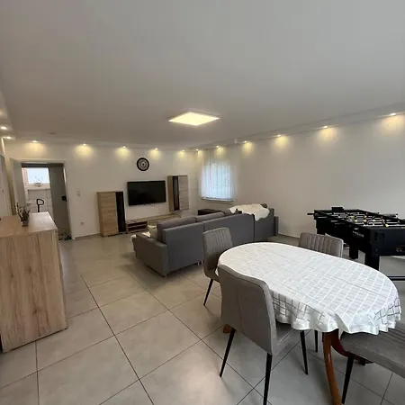 Modern For 7 Foosball Table, Gym, Garden Lejlighed