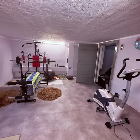 Modern For 7 Foosball Table, Gym, Garden Lejlighed *